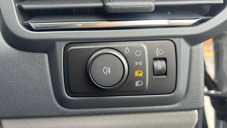 Ford Transit Custom E-320 L1 Rwd 100kW 65kWh H1 Van Limited Auto